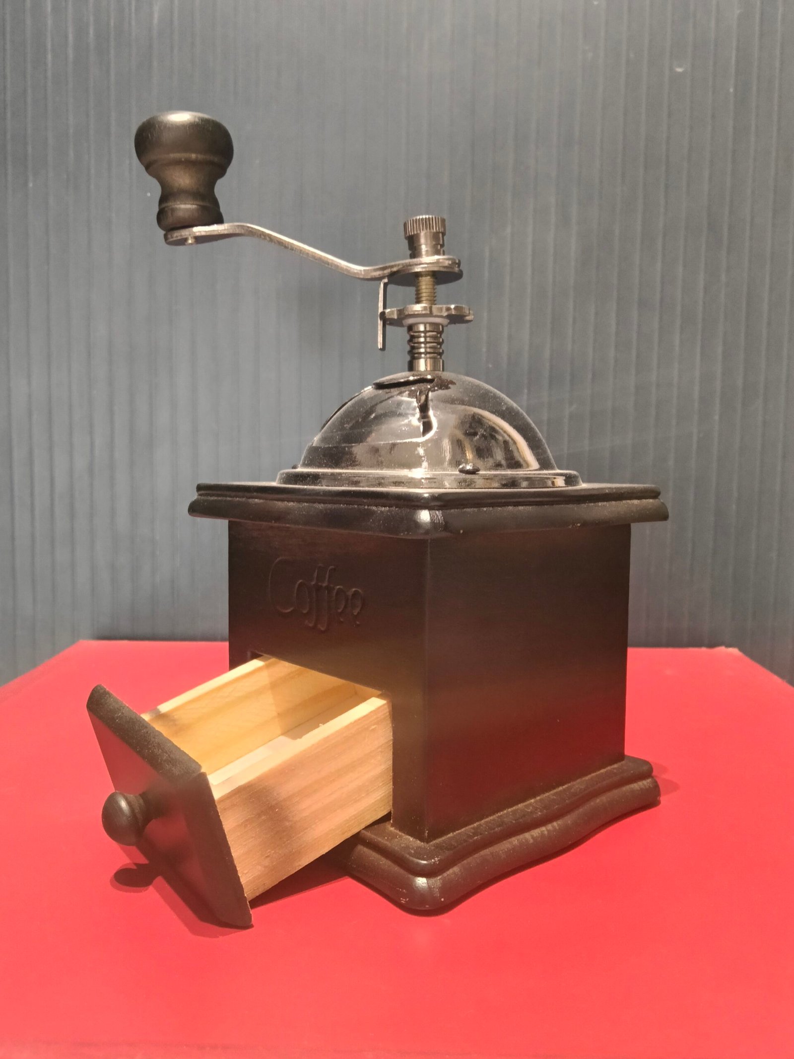 Premium Beautiful Hand Coffee Grinder - Image 4